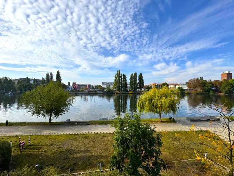 Spree-Feeling deluxe: Urbanes Wohnen mit Wow-Faktor! — photo 1